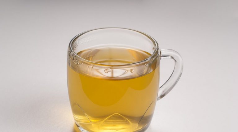 23639-urinotherapie-quand-boire-son-urine-bon-sante