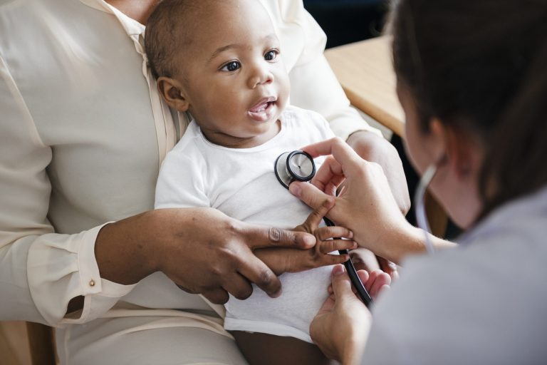 pediatre-enfant-scaled