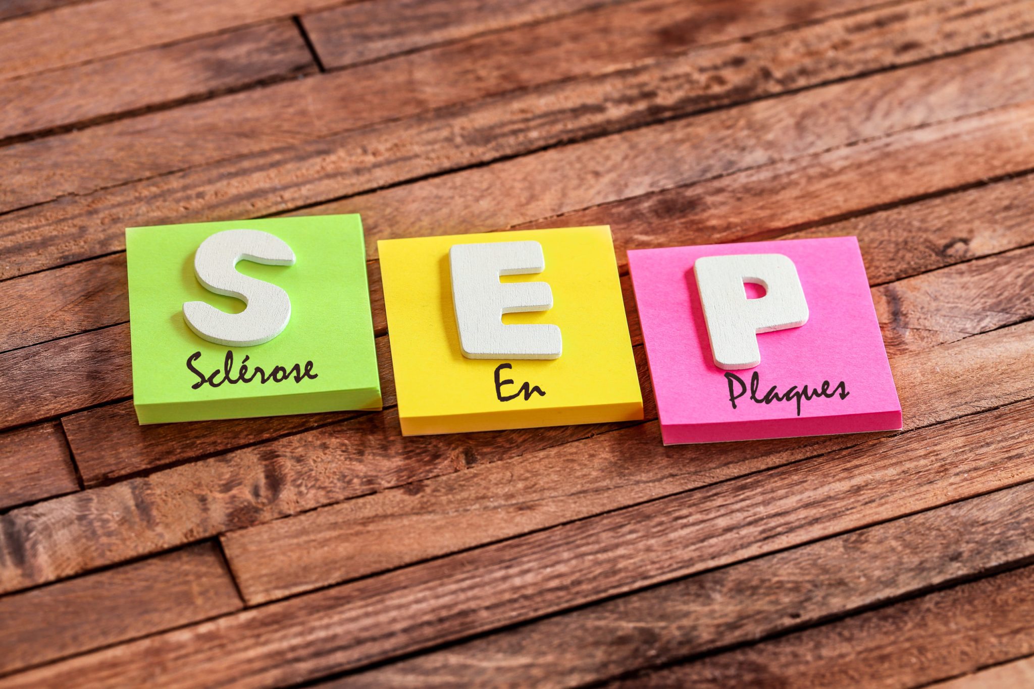 Sclérose en plaque: maladie auto-immune qui attaque le système nerveux central