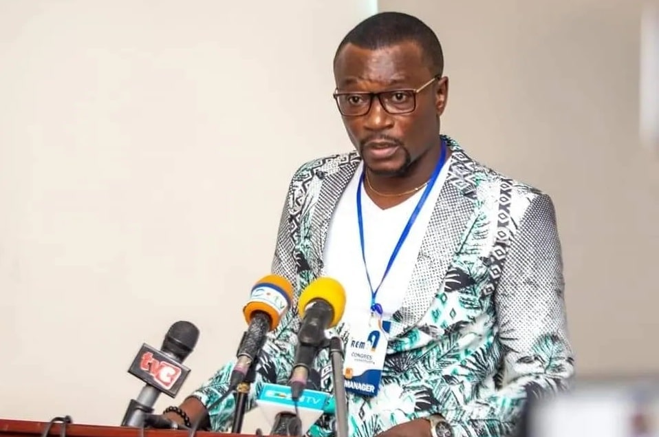 Auguste Amoussou brille aux Awards d’Anoumabo 2023 en Côte d’Ivoire !