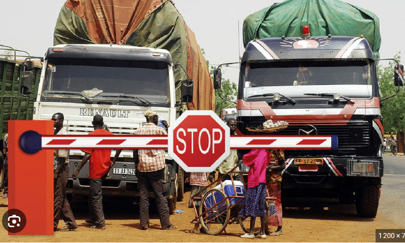 Routes interdites aux poids lourds : le pèlerinage céleste en danger !